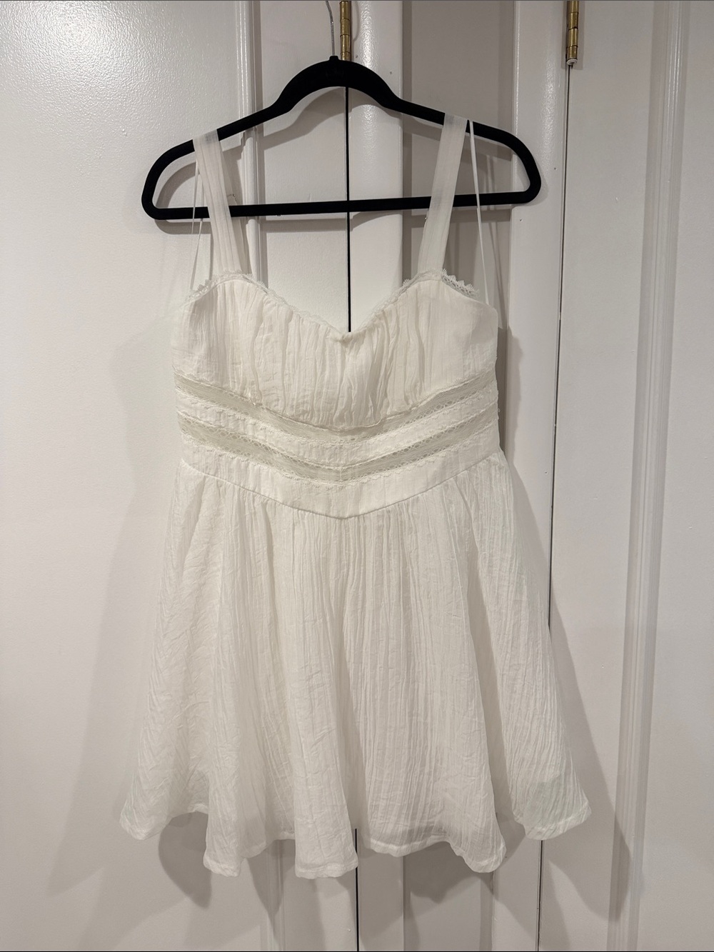 Women's White Sleeveless Summer Dress with Lace Waist